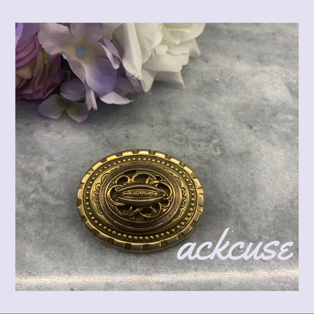 Vintage Freirich gold brooch
